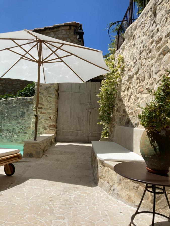 Les Vieux Murs Montfort  Экстерьер фото