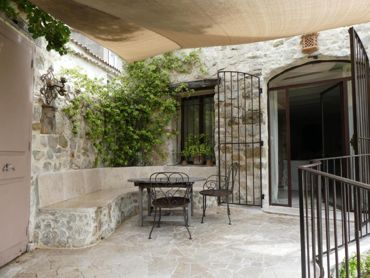 Les Vieux Murs Montfort  Экстерьер фото
