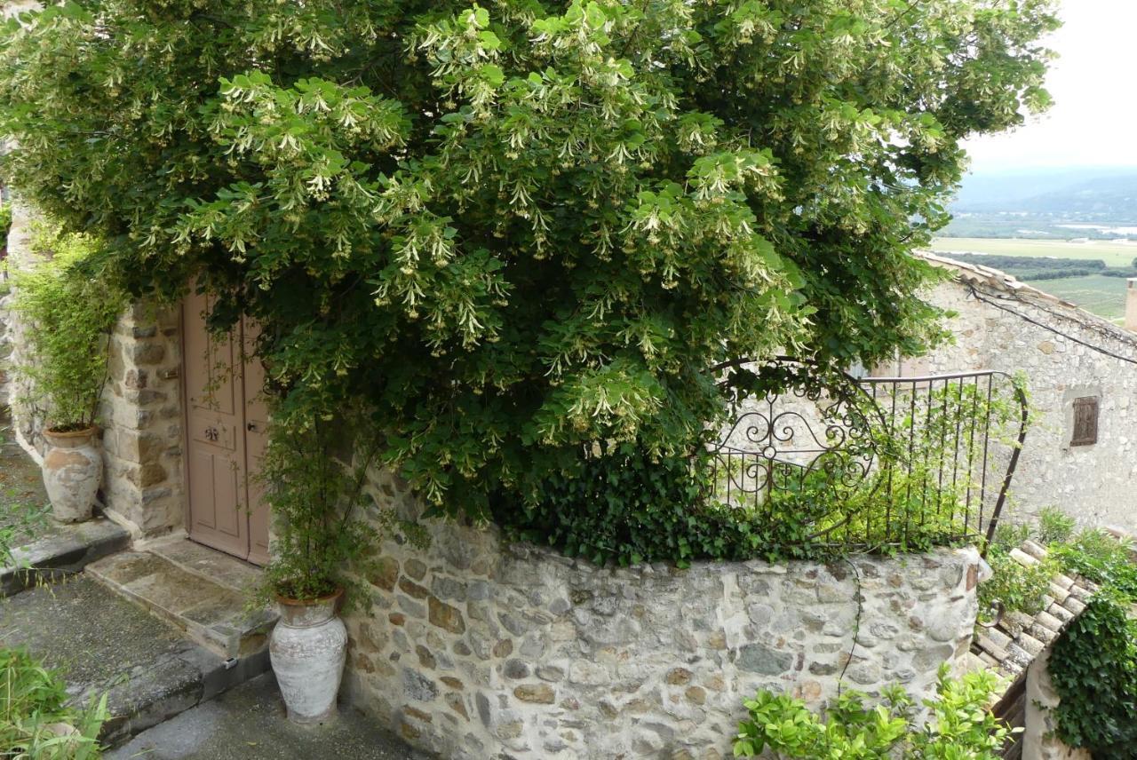 Les Vieux Murs Montfort  Экстерьер фото