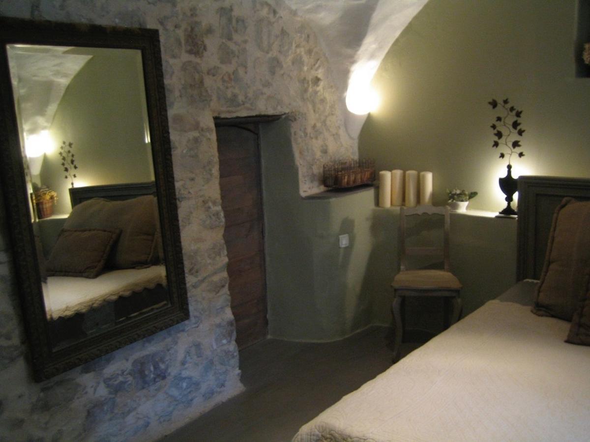 Les Vieux Murs Montfort  Экстерьер фото